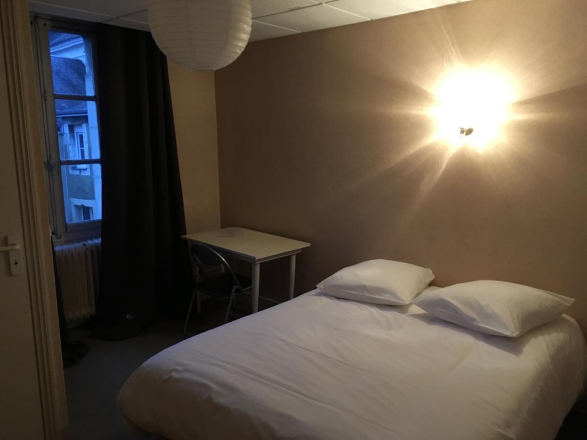 Hotel De La Gare Шато-дю-Луар Экстерьер фото